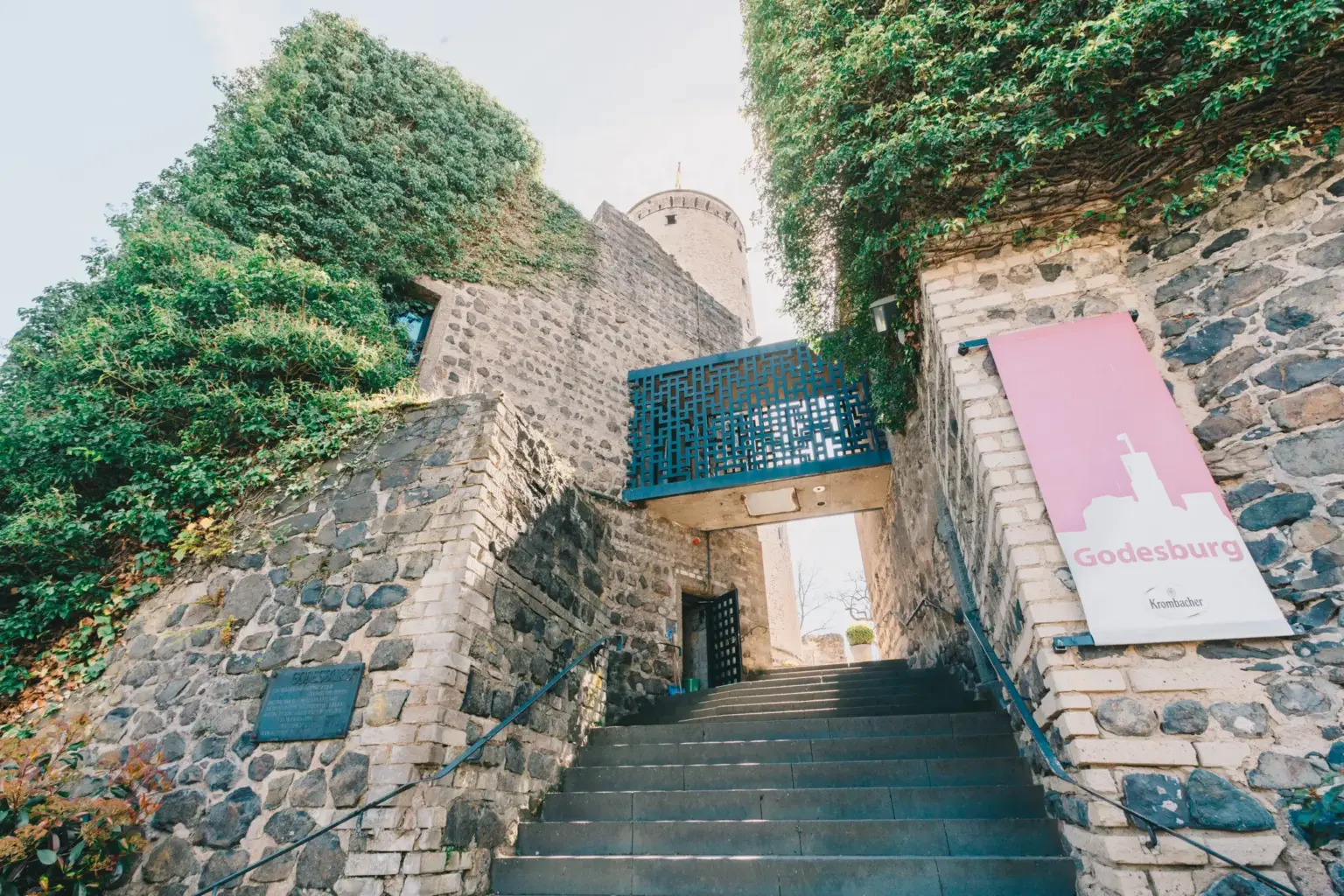 HOCHZEIT GODESBURG BONN 87 Eingang Treppe Godesburg Bonn